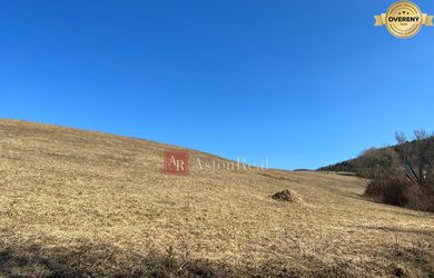 Slnečný svahovitý pozemok na výstavbu rodinných domov- 14.769 m2