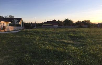 Predám pozemok pre RD 694 m2 (24 x 29 m), Dobrohošť