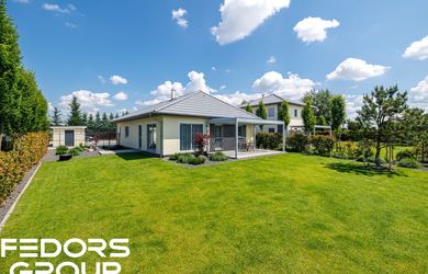 NÁDHEBRÝ BUNGALOV PRIAMO PRI GOLFOVOM AREÁLY PENATI GOLF REZORT