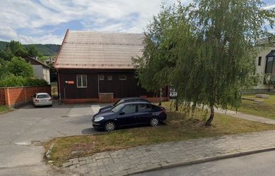 Valaská Belá, okr. Prievidza - na predaj budova s príslušenstvom a pozemkami