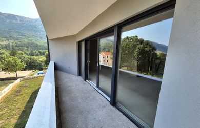 Na prodej nový apartmán s 2 ložnicemi a lodžií, Krk, Chorvatsko