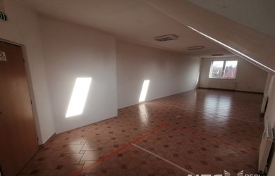 Dvojpodlažná polyfunkčná budova