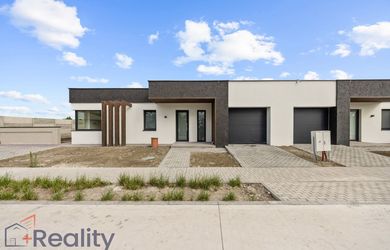 PLUS REALITY I  Luxusný rodinný dom (súčasť dvojdomu) v projekte MAGLA Residence, v obci Vrakúň na predaj!