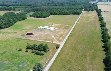 MIDPOINT REAL: ponúka na predaj investičný pozemok nachádzajúci sa v k.ú Borský Svätý Jur 82860 m2.