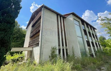 NA PREDAJ REKREAČNÁ BUDOVA V PATINCIACH V SUSEDSTVE WELLNESS HOTELA