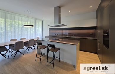 4-izb. byt s terasou a parking v novostavbe v BA I. / 3 bedroom apartment with terraces and parking Bratislava I.