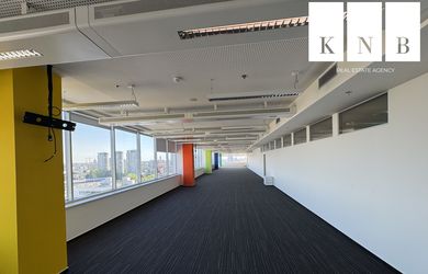 Prenájom samostatného kancelárskeho traktu 750 m² pri jazere Kuchajda v meste Bratislava