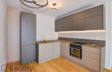 PLUS REALITY | Moderný dvojizbový byt v prémiovej novostavbe ZWIRN 3, Bratislava – Ružinov na predaj!