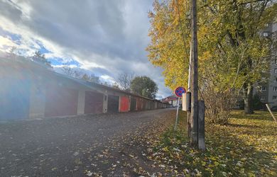 Ponúknite na predaj garáž v Brezne