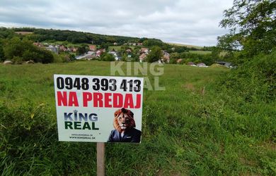 Na predaj pozemok v obci Čechy.