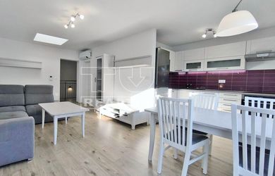 SÚKROMIE AKO V DOME + veľká terasa + 2 garážové státia - exkluzívny 3-izbový byt v Pezinku! 78,47 m²