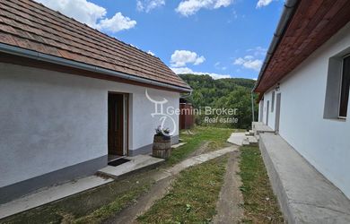 Vágáshuta - dva domy na jednom pozemku, panoramatický výhľad