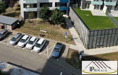 Prenájom 4i priestranného bytu v Jégeho aleji