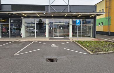 Obchodný priestor v TOP lokalite Obchodné centrum Kamenné pole, Liptovský Mikuláš