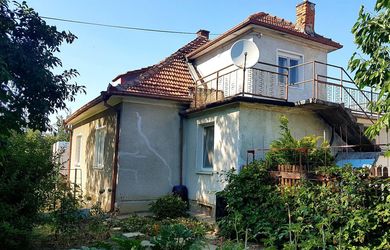 4.izbový rodinný dom pozemok 989