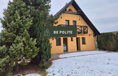 EXKLUZÍVNE Predaj väčší RD, s piatimi byt. jednotkami, vhodný aj na prenájom, Trávnica