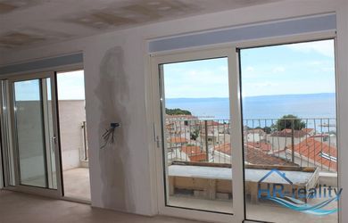 Makarska(HR)-Luxusné apartmány v novostavbe s výhľadom na more