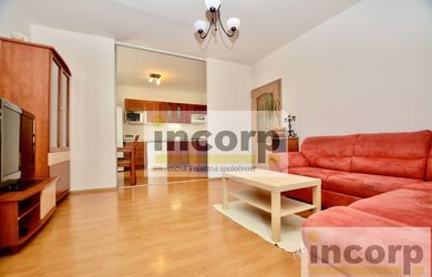 ZREKONŠTRUOVANÝ 3 IZB. BYT S BALKÓNOM POD LESOM, 3x SAMOSTATNÁ IZBA, ROZVODNÁ ULICA