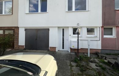 Na predaj zrekonštruovaný 4 izbový rodinný dom, Komárno, Nová Stráž