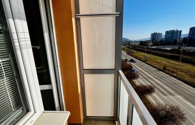 SLNEČNÝ 3. izbový byt s balkónom, 70m2, Sídlisko II, HE