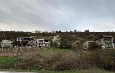 Rekreačný pozemok 2 305 m² na Tešmákskej ceste – Šahy | Výhodná investícia