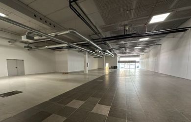 creative solution s.r.o. - prenájom obchodného priestoru - 815m2 - BA II