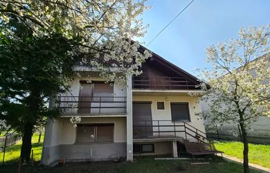 Na predaj 4-izbový rodinný dom v Nesvadoch s veľkým pozemkom – ideálna investícia aj bývanie!