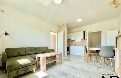 Na prenájom slnečný 2i byt s balkónom, ul. Východná, Trenčín