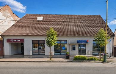 Predaj polyfunkčná budova v centre mesta Šaštín - Stráže, ulica Jána Hollého