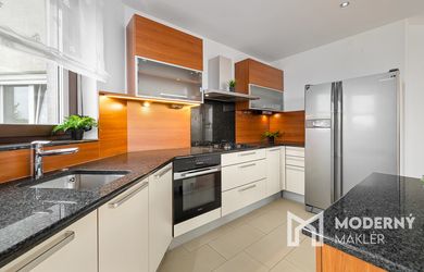 Na predaj luxusný mezonet s terasou a garážou v Starom meste