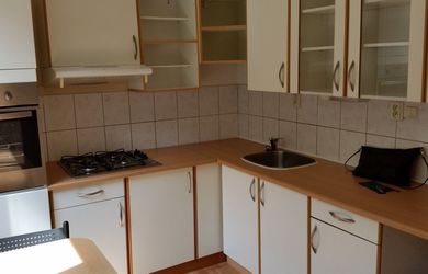 2 izb. byt v centre mesta Sereď na Vinárskej ulici na predaj