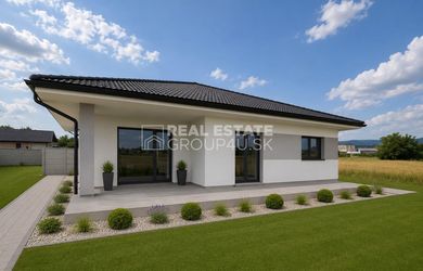BUNGALOV S POZEMKOM  635 m2 - KAMENIČANY