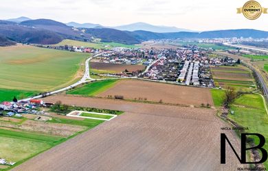 Na predaj slnečný pozemok v zastavanom území obce Dobrá, 998 m²