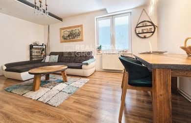 REZERVOVANÉ: PRENÁJOM - 3 IZBOVÝ ZARIADENÝ BYT - TRENČÍN - 750.-€