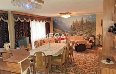 EXKLUZÍVNE NA PREDAJ:  3.podlažný dom v meste Snina