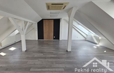 Prenájom podkrovného priestoru Zvolen - Námestie SNP
