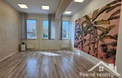 Prenájom priestoru v priamom centre mesta - malá pešia zóna Zvolen