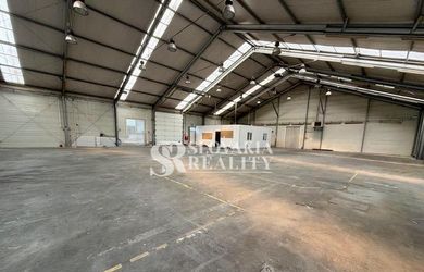 Prenájom haly 700 m² s rampou Nitra – Cabaj