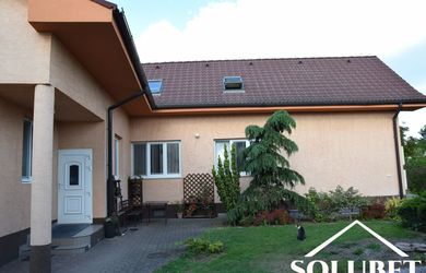 Nová cena! Dom s dvomi 4-izbovými bytmi, až 386m² u nás v Zóhri