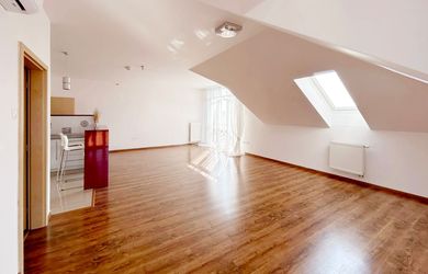 PRENÁJOM - PRIESTOR V CENTRE BERNOLÁKOVA | 73 m²