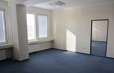 AB Rybničná - kancelárie o výmere 121 m2 na prenájom