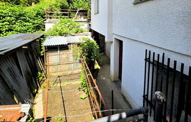 9 izbový dom, Medzev, všetky IS, pozemok 777 m2, zariadený