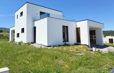 PREDANÉ Na predaj skolaudovaný rodinný dom Banská Bystrica