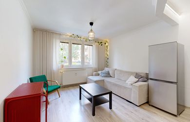 AZ. Kompletne zariadený 1,5-izbový byt s  investičným potenciálom – Špačinská cesta, Trnava