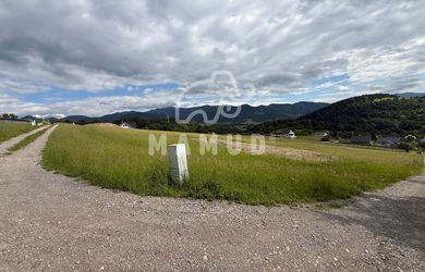 Slnečný stavebný pozemok 858 m² – Lysica (cca 24 m x 35 m)