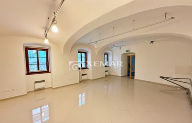 Na prenájom LUKRATÍVNE kancelárske alebo kozmetické priestory Banská Bystrica - CENTRUM