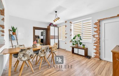 DAHLEH- Ideálne bývanie pre rodinu – 4-izbový dom s garážou a záhradou v Trhovej Hradskej