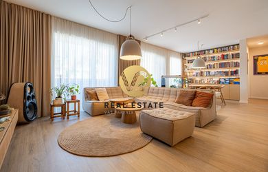 Na PREDAJ výnimočný 4i byt 161m2 od architektov s terasou v centre Nitry