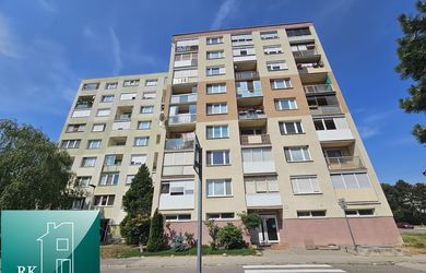 Senec - NA PREDAJ plnohodnotný  veľkometrážny 2 izbový byt v žiadanej lokalite v blízkosti centra