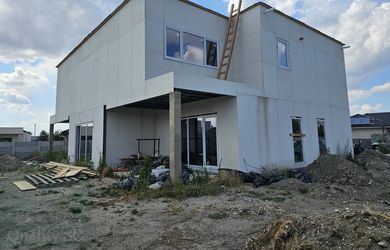 Okr. SeAnec - TOMÁŠOV - EXKLUZÍVNE NA PREDAJ NOVOSTAVBA - dva 4 izb. byty v RD na kľúč